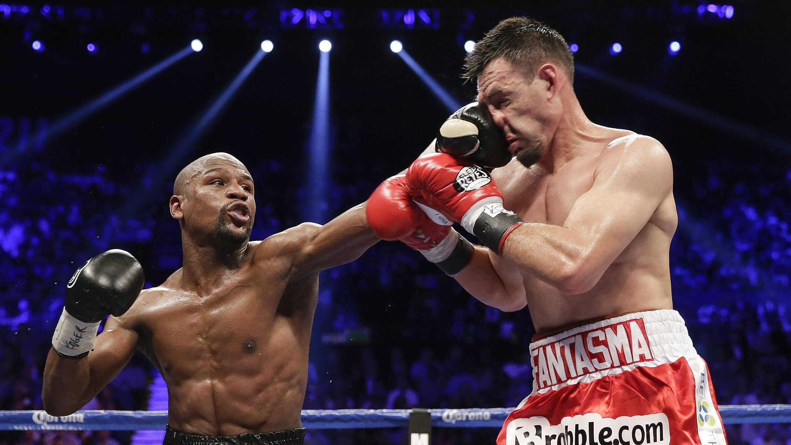 开云ios-_极夜冰川滑雪：在北极光中疾驰_，北极光滑雪场